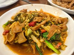 酸菜炒肥肠-斯丹姜母鸭·古法干香(涂门街总店)