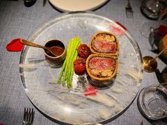 惠灵顿牛排-弦月窗LUNETTE BY AMANDA(复兴路店)