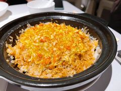蟹黄煲仔饭-屋里厢上海菜馆