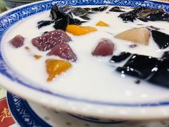 -赵记传承特色牛奶甜品(泉城广场店)