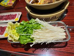 -沙胆彪炭炉牛杂煲(上海日月光广场店)