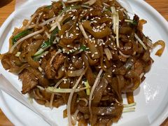干炒牛河-粤仔湾砂锅粥(广益哥伦布店)