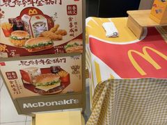 -麦当劳(上海虹桥站30B检票口楼上)