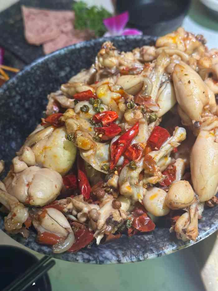 哥老官重庆美蛙鱼头(沪太路大融城店)-"本来是冲着牛蛙去的,没想却被
