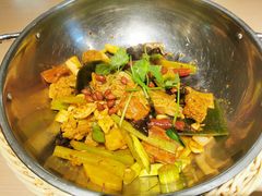 -拿渡麻辣香锅(世茂广场·工三店)