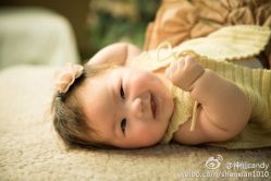点击看大图 小俏妞-西瓜庄园儿童摄影