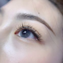 -潮店·虞妃妮轻奢美甲美睫馆