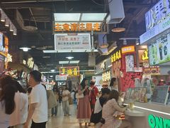 -观音桥步行街