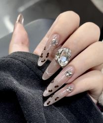 -Lilly.chow美甲美睫