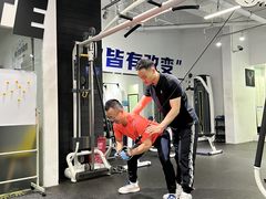 -汗水空间私教健身连锁(SM广场店)
