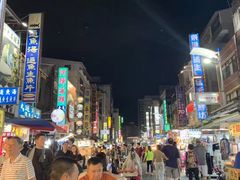 -六合夜市