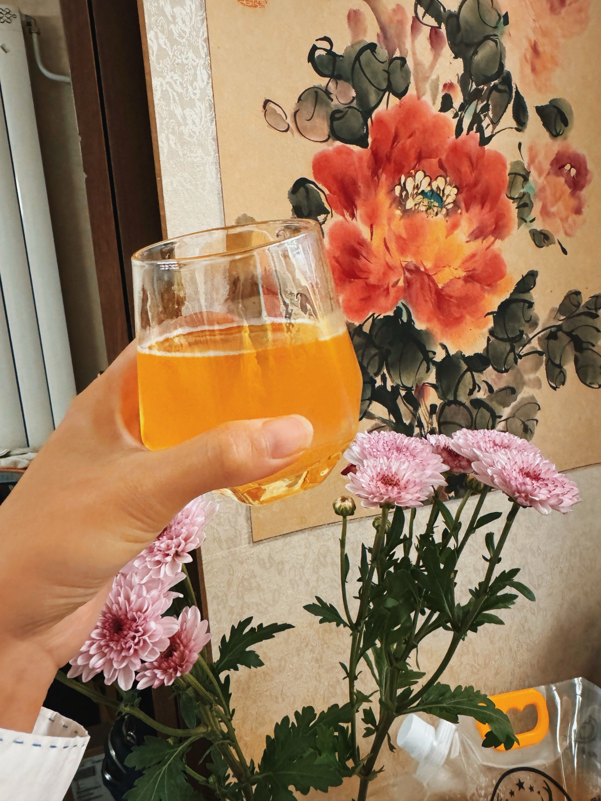 人生苦短,把酒倒满