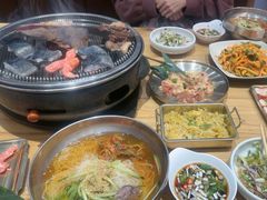 -青瓦餐厅·生鱼片·韩园烤肉(西塔店)