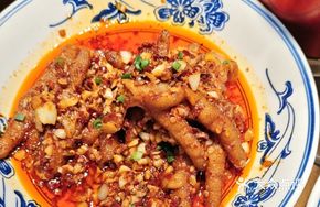 Spicy Braised Chicken Feet