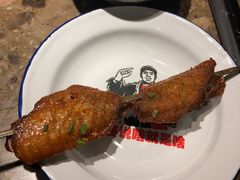 烤中翅-沪小二炭火蛙锅(淮海中路美食不夜城店)