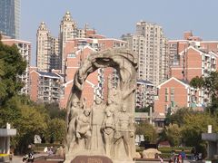 -龙华烈士纪念馆-停车场