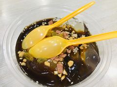 传统冰粉-蜀串香牛杂火锅串串