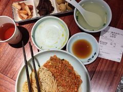 -裕兴记•蟹黄面馆(人民广场店)