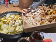-一朵菌·野生菌探索家火锅(南亚店)