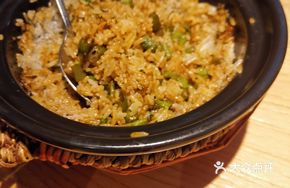 Olive Vegetable Braised Rice in Clay Pot