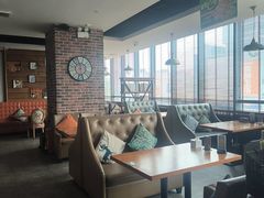 -豪客嘉族·麦尼顿西餐厅(乐福天下店)