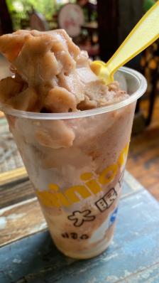 咖咪老挝冰咖啡(告庄店)-"[薄荷]环境:小店环境幽静典雅,雨天坐.