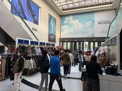 -燕莎奥特莱斯购物中心