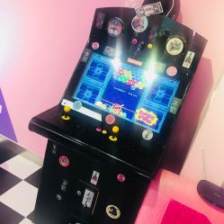 -变画·发型STUDIO