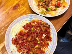 -歹歹的加个面过油肉拌面