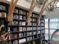 -钟书阁(松江泰晤士小镇店)