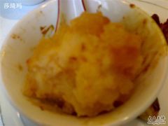 虾球内部，肉还是挺多的-和记小菜(东方店)