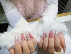 -桃色美甲沙龙