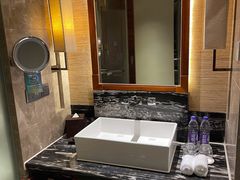 -三亚湾海居铂尔曼度假酒店