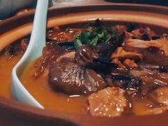 小鸡炖榛蘑-止观小馆·辽河口渔家菜(王府井店)