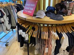 -lululemon(上海浦东IFC店)