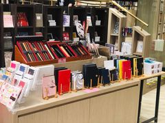 -钟书阁(群光广场店)
