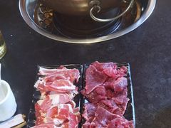 -果松木炭酸菜铜火锅·外婆参鸡汤