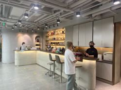 -变画·发型STUDIO