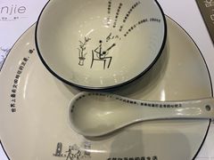 -临界音乐酒馆·小龙虾·江湖菜(华熙LIVE·鱼洞店)