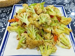 -八两八金·莱芜特色炒鸡(市南漳浦路店)