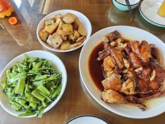 -芦茨金富饭庄·25年老字号·专做稻草鸡