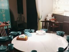 -荷塘秋月·本帮江浙菜(国权路店)