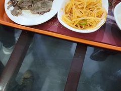 -牛一嘴·兰州牛肉面·大盘鸡(财富中心店)