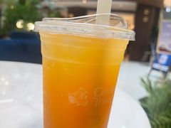 特调·冰杏子白茶-CHARLIETOWN红茶公司(南京万象天地店)