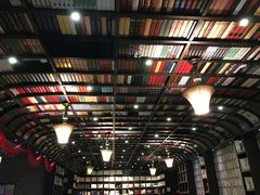 -钟书阁(松江泰晤士小镇店)