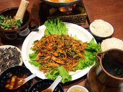 -老滇山寨•云南特色菜•地方菜•民族风情歌舞表演(金碧店)