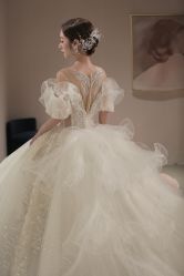 -艾米丽婚纱礼服