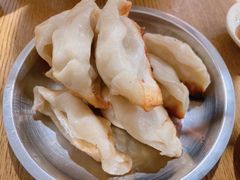 -黄阿姨锅贴大王(万航渡路店)