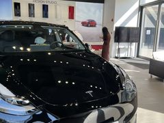 -TESLA 特斯拉(上海太古汇体验店)
