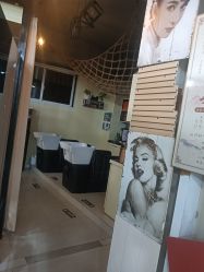 -卡木里发型工作室